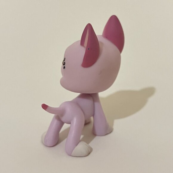 Littlest Pet Shop Stylin' Pets Runway Set with LPS #1022, #1023, #1024 - Picture 6 of 8